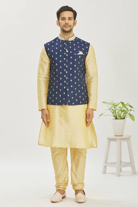 Buy_Seirra Thakur_Purple Silk Woven Floral Bundi_Online_at_Aza_Fashions