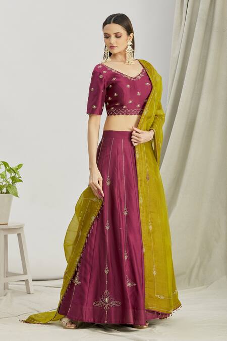 Buy_Sozenkari_Purple Organza, Chanderi Bead Work V Neck Hand Embroidered Lehenga Set With Belt _Online_at_Aza_Fashions