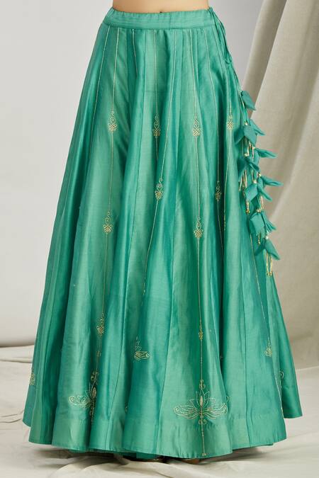 Sozenkari_Green Organza, Chanderi Bead Work V Neck Hand Embroidered Lehenga Set With Belt _at_Aza_Fashions