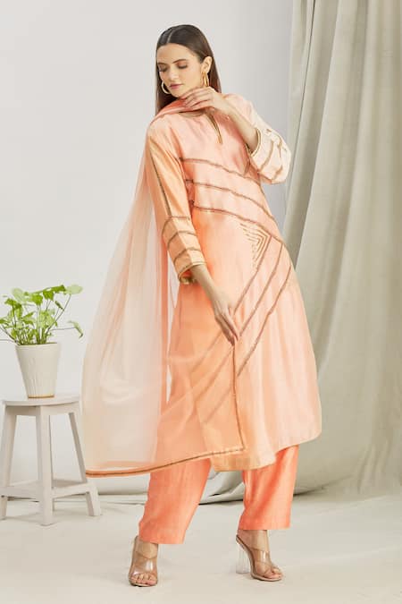 Buy_Paksh_Peach Silk Embroidered Cutdana Work V Neck Kurta Set  _Online_at_Aza_Fashions