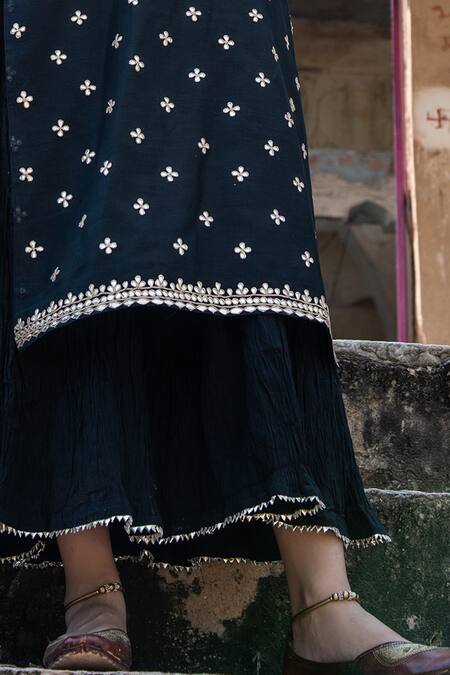 Shop_Kameez_Black Dupatta - Chiffon, Inner Dress - Mulmul, Kurta - Gota Work And Set _Online_at_Aza_Fashions