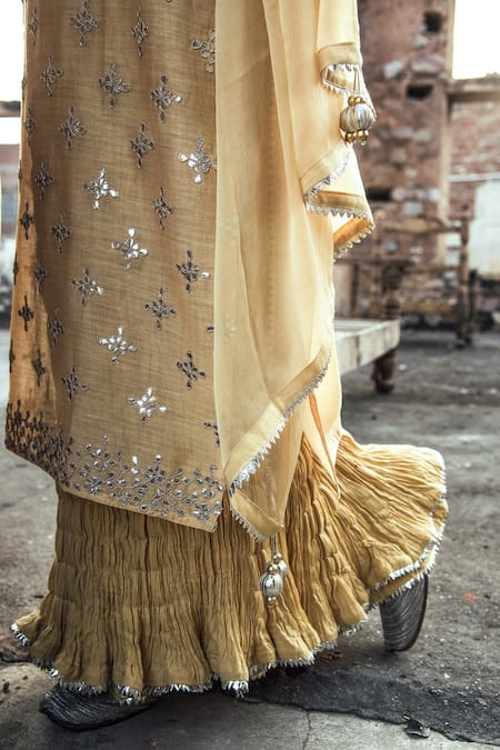 Shop_Kameez_Yellow Dupatta - Chiffon, Inner Dress - Mulmul, Kurta - Chanderi Floral And Set _Online_at_Aza_Fashions