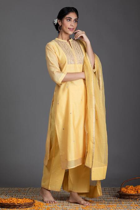 Kameez_Yellow Dupatta - Kota Doriya, Kurta - Chanderi, Pant - Cotton Embroidered Set _Online_at_Aza_Fashions