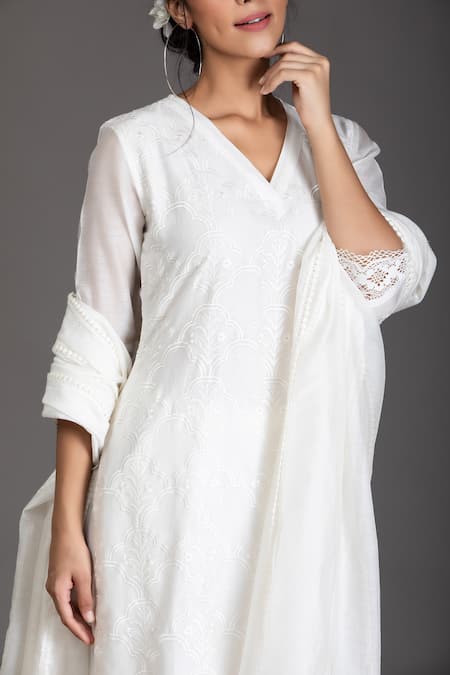 Shop_Kameez_White Kurta And Dupatta - Chanderi, Pant - Cotton Floral V Neck Embroidered Set _Online_at_Aza_Fashions