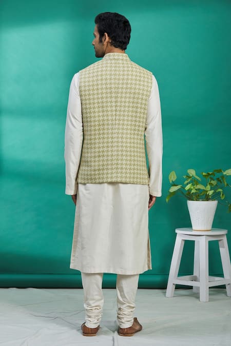 Kishore Ramani Silk Woven Bundi 