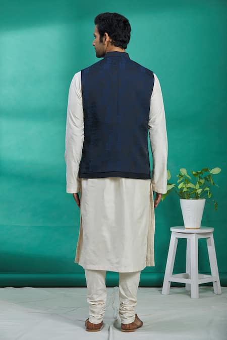 Kishore Ramani Button Down Bundi 