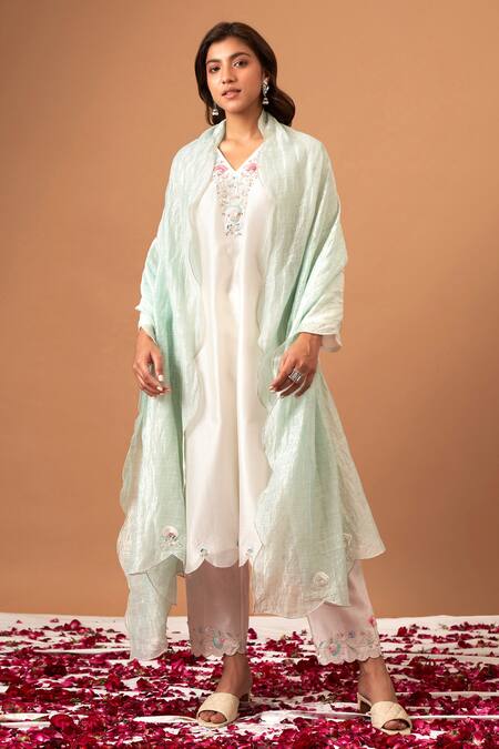 Buy Anantaa By Roohi White Silk Chanderi Sequins, Thread Work V Neck Embroidered Kurta Online at Aza Fashions Buy_Anantaa By Roohi_White Silk Chanderi Sequins, Thread Work V Neck Embroidered Kurta _Online_at_Aza_Fashions