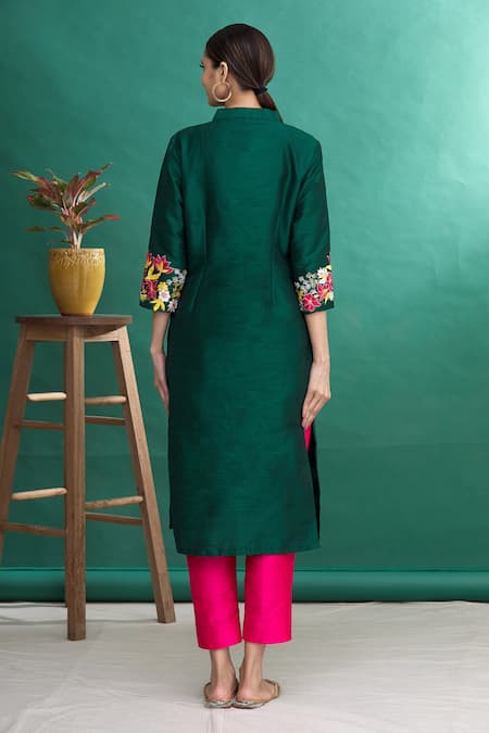Khwaab By Sanjana Lakhani Placement Embroidered Kurta & Pant Set 