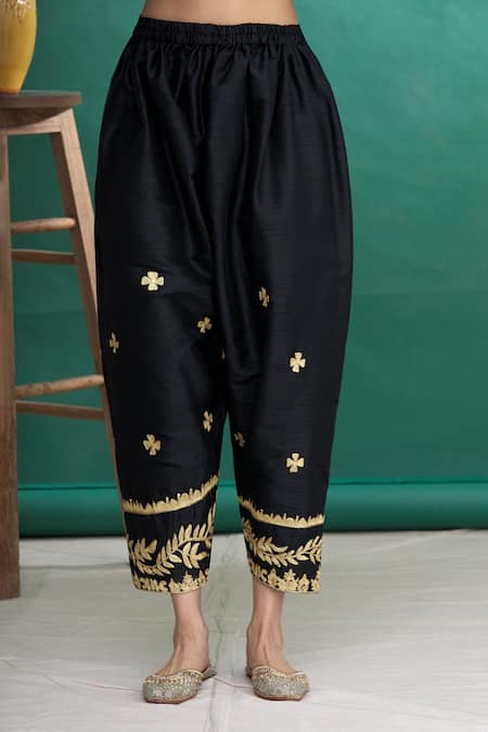 Samyukta Singhania_Black Silk Sequins, Stones, Zari, Embroidery Boat Neck Kurta Set _at_Aza_Fashions