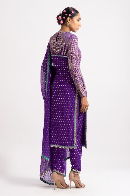 Vvani By Vani Vats Geometric Motif Embroidered Kurta Set 