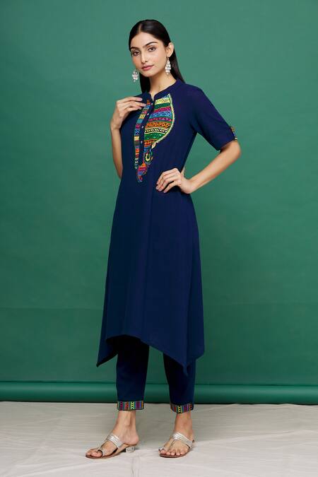 Arihant Rai Sinha Blue Placement Embroidered Kurta And Pant Set 