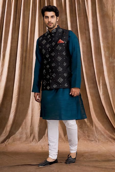 Aham-Vayam Mirror Work Bundi & Kurta Set 