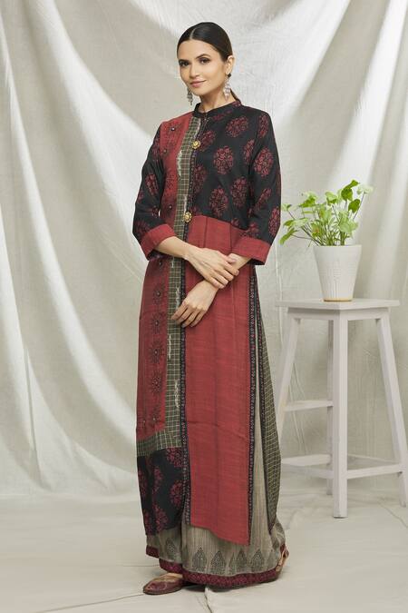 Buy Samyukta Singhania Maroon Art Silk Printed Side Slit Tunic at Aza Fashions Buy_Samyukta Singhania_Maroon Art Silk Printed Side Slit Tunic_at_Aza_Fashions