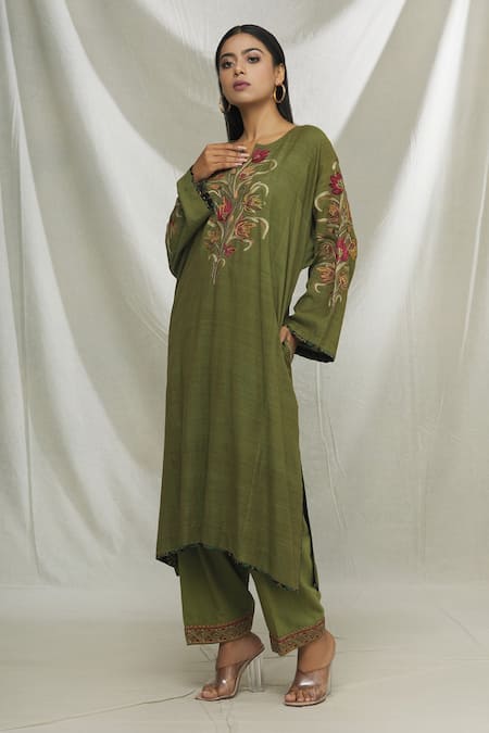 Ibai Green Matka Silk Kashmiri Work Floral Embroidered Phiran Kurta And Salwar Set Online at Aza Fashions Ibai_Green Matka Silk Kashmiri Work Floral Embroidered Phiran Kurta And Salwar Set _Online_at_Aza_Fashions