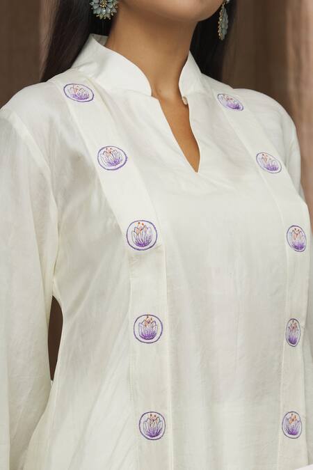Ibai_White Matka , Mulberry Thread Placement Embroidered Kurta And Pant Set _at_Aza_Fashions