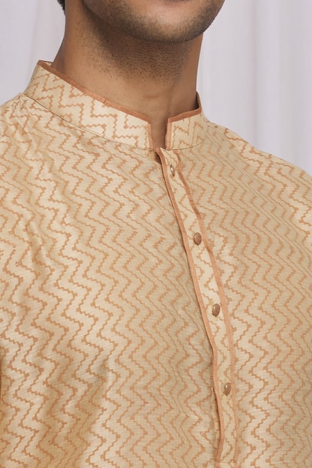 Ekam By Manish_Peach Cotton, Semi Silk Moonga Geometric Print Kurta Set_at_Aza_Fashions
