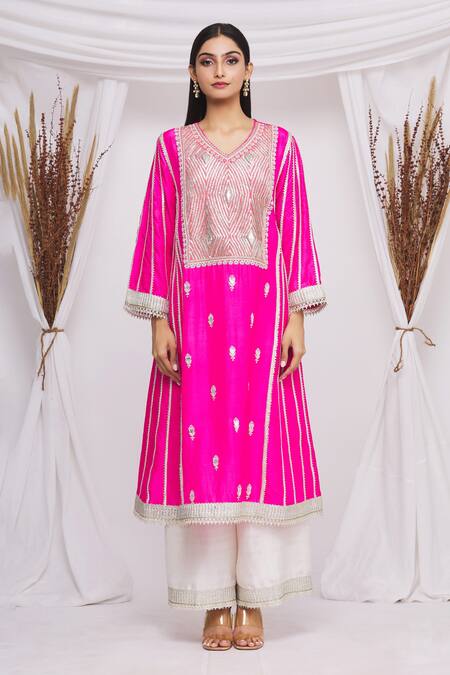 Buy_Ekta Singh_Pink Silk Sequin Motif V Neck Embroidered Kurta Set _Online_at_Aza_Fashions