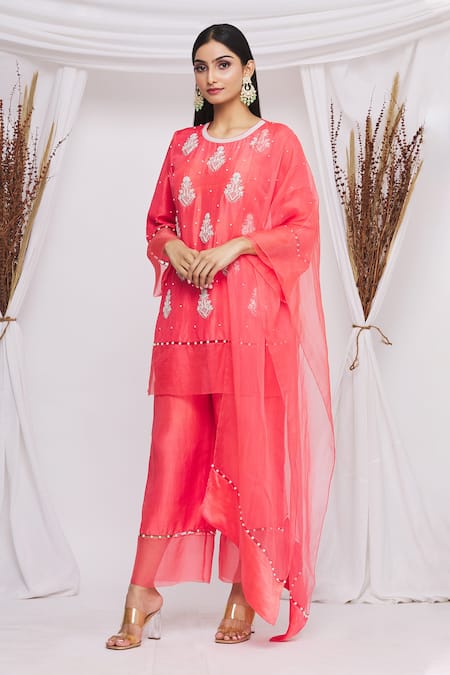 Ekta Singh Hand Embroidered Kurta Set 