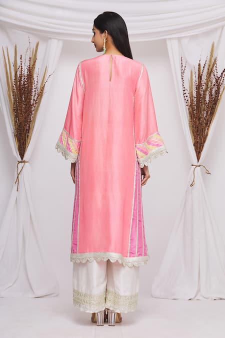 Ekta Singh Floral Embroidered Kurta Set 