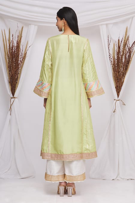 Ekta Singh Paisley Embroidered Kurta Set 
