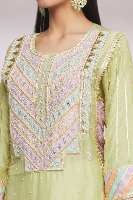 Ekta Singh_Green Silk, Organza Floral, Paisley Motifs Round Embroidered Kurta Set _at_Aza_Fashions
