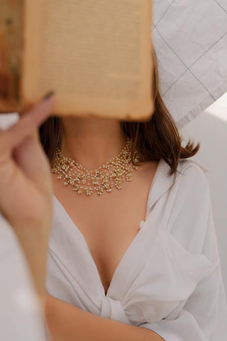Do Taara_Gold Plated Layered Shell Pearl Necklace _Online_at_Aza_Fashions