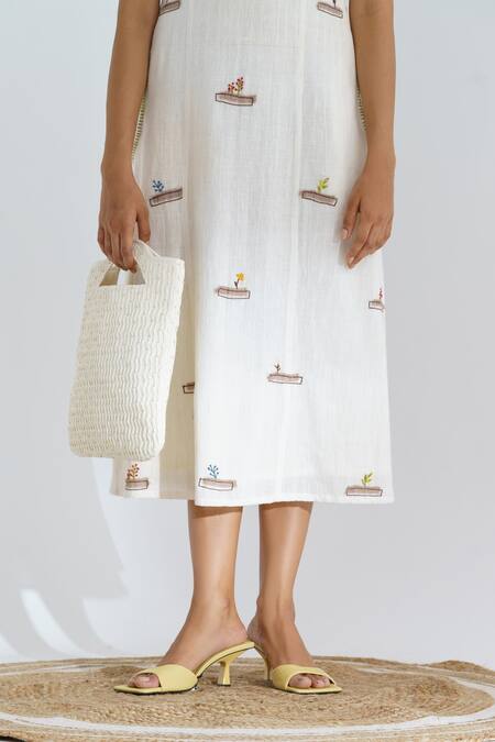 Buy The Right Cut White Handloom Cotton Appliqued Floral Motifs Round Cloud Dress Online at Aza Fashions Buy_The Right Cut_White Handloom Cotton Appliqued Floral Motifs Round Cloud Dress _Online_at_Aza_Fashions