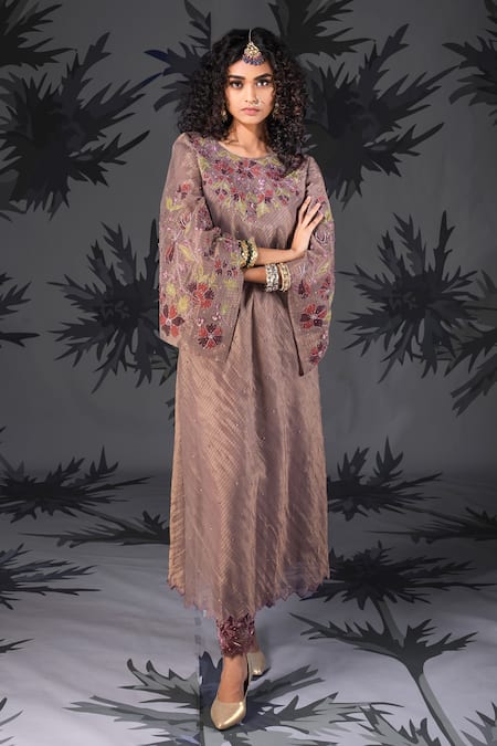 Show Shaa Sweet Grass Embroidered Kurta & Pant Set 