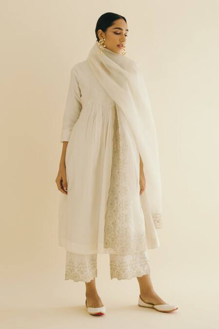 Sureena Chowdhri_White Silk Chanderi Embroidered Pintucks V Neck Kurta Set_Online_at_Aza_Fashions