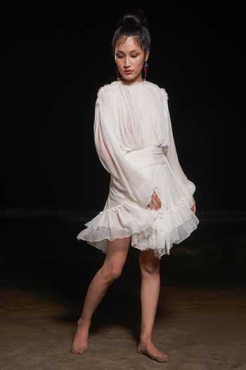 Buy_Therealb_White 100% Viscose Round Puff Sleeve Pleated Dress _Online_at_Aza_Fashions