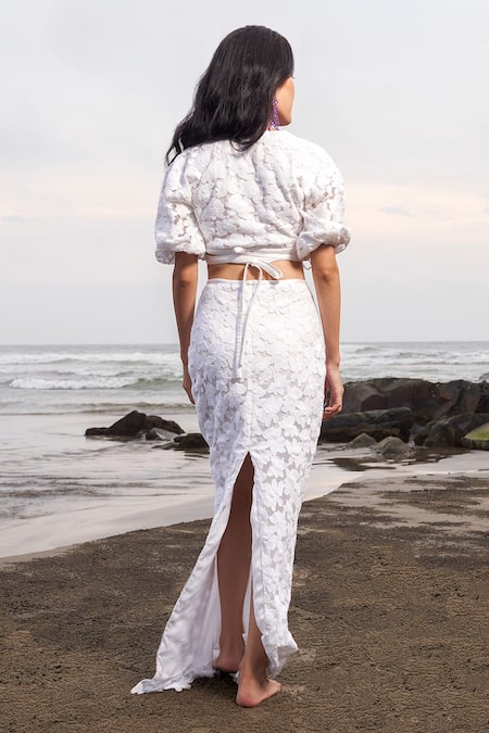 Shop Therealb White 100% Cotton Floral Motifs V Neck Embroidered Skirt Set at Aza Fashions Shop_Therealb_White 100% Cotton Floral Motifs V Neck Embroidered Skirt Set_at_Aza_Fashions