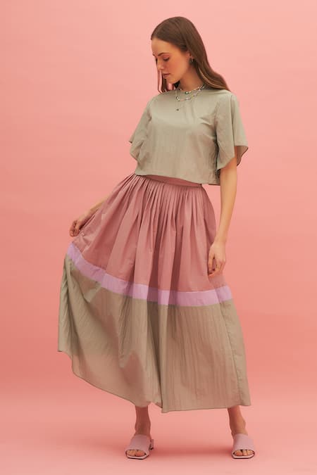 Blush pleated outlet skirt