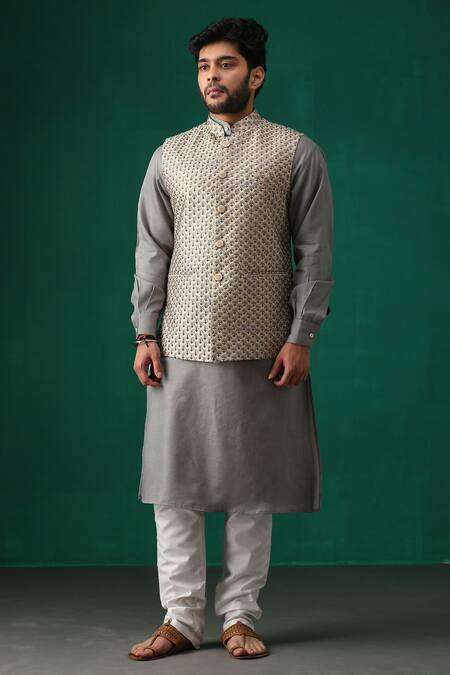 Minaki Green Stretch Poly Silk Floral Embroidered Bundi And Kurta Set Online at Aza Fashions Minaki_Green Stretch Poly Silk Floral Embroidered Bundi And Kurta Set _Online_at_Aza_Fashions