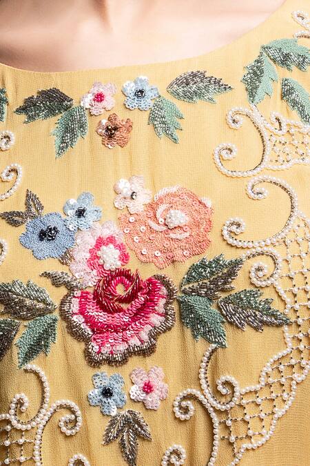 Radha Sharma_Yellow Georgette Embroidered Glass Beads Boat Neck Pearl Kurta Set  _at_Aza_Fashions