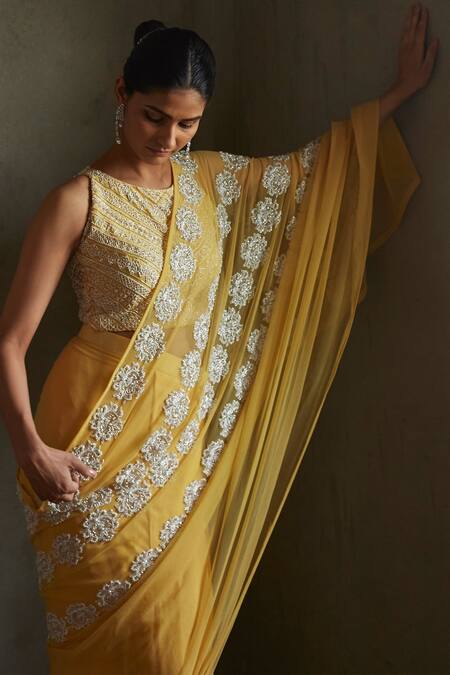 Radha Sharma Yellow Georgette Embroidered Floral Round Saree With Blouse Online at Aza Fashions Radha Sharma_Yellow Georgette Embroidered Floral Round Saree With Blouse _Online_at_Aza_Fashions