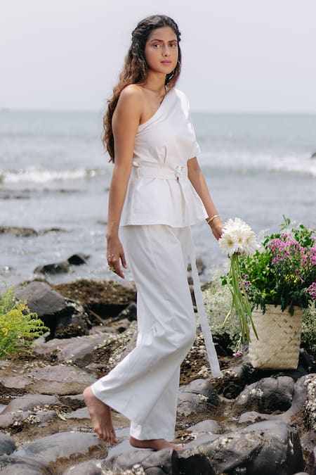 Kranberra_White Plain Anderson High Waist Trousers_Online_at_Aza_Fashions