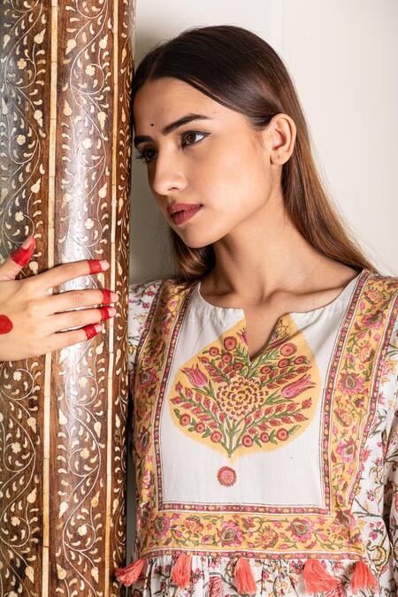 Inara Jaipur_White Cotton Printed Block Round Notched Kurta Set_at_Aza_Fashions