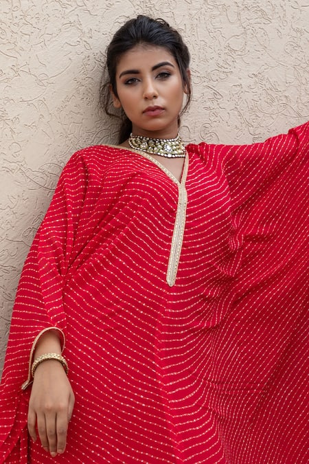 Buy Inara Jaipur Red Georgette Embroidered Leheriya Print V Neck Kaftan Online at Aza Fashions Buy_Inara Jaipur_Red Georgette Embroidered Leheriya Print V Neck Kaftan_Online_at_Aza_Fashions