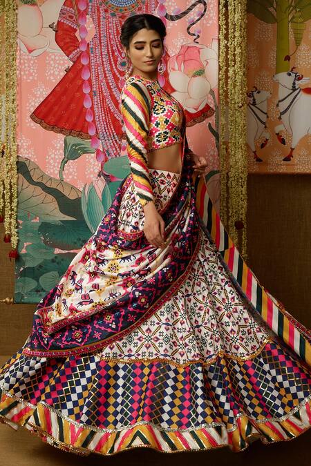 Mayyur Girotra Couture_White Silk Geometric Round Sarmaya Lehenga Set _Online_at_Aza_Fashions