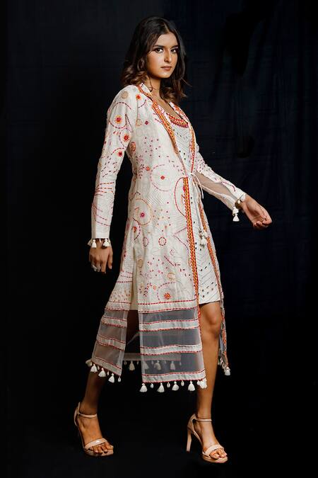 Archana Kochhar White Jacket Chanderi (vegan And Eco Friendly), Net Garden Of Colourful & Online at Aza Fashions Archana Kochhar_White Jacket Chanderi (vegan And Eco Friendly), Net Garden Of Colourful & _Online_at_Aza_Fashions