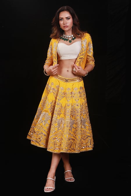 Archana Kochhar Yellow Raw Silk Embroidered Kasab Thread And Sequins Jacket Lehenga Set 