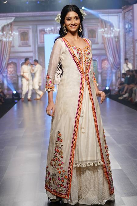 Shop Archana Kochhar White Kurta And Jacket Chanderi (vegan & Eco Friendly) Embroidered Set With at Aza Fashions Shop_Archana Kochhar_White Kurta And Jacket Chanderi (vegan & Eco Friendly) Embroidered Set With _at_Aza_Fashions