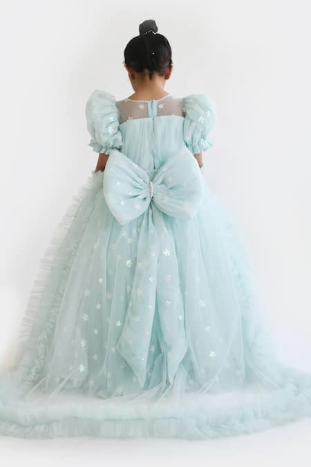 G735, Blueish Grey Feather Pre Wedding Ball Gown, Size (XS-30 to L-38) –  Style Icon www.dressrent.in