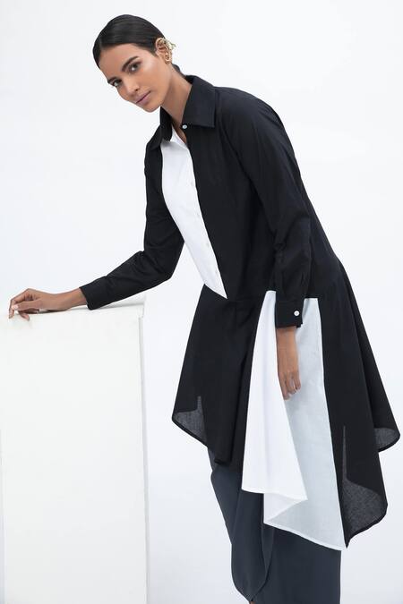 Shop_Aakaar_Black Cotton Spread Collar Color Block Tunic_Online_at_Aza_Fashions