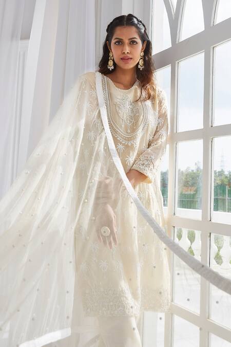Buy_The Royaleum_White Organza, Net Floral Round Embroidered Kurta Set _Online_at_Aza_Fashions