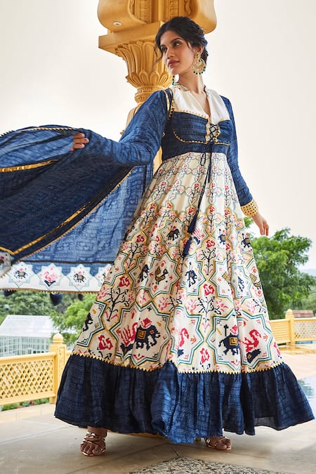 The Royaleum_White Crepe, Uppada Silk Patola Mandarin Collar Print Anarkali With Dupatta_Online_at_Aza_Fashions