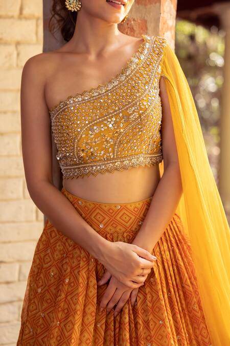 Basanti - Kapde Aur Koffee_Yellow Raw Silk, Net, Georgette Bandhani Print, Draped Choli And Lehenga Set_at_Aza_Fashions
