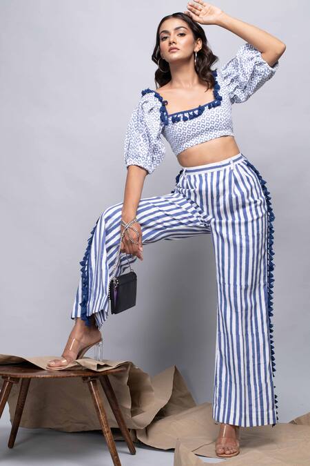 Buy_Kalakaari By Sagarika_White Cotton, Chiffon Geometric Motifs Square Neck Print Pant Set _Online_at_Aza_Fashions
