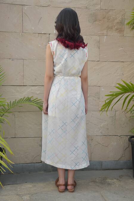 Shop_Tahweave_White Handloom Cotton Checkered, Thread Work Shawl Collar Wrap Style Dress _at_Aza_Fashions