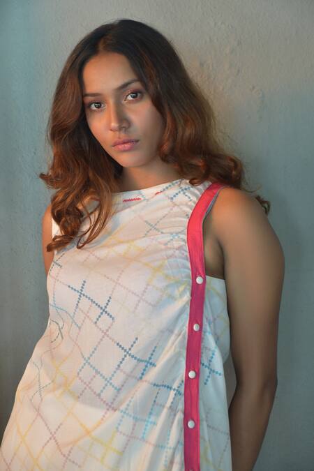 Shop_Tahweave_White Cotton Silk Checkered, Thread Work High Neck Asymmetric Kurta_Online_at_Aza_Fashions